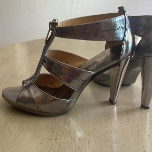 Michael Kors Berkeley T-Strap Non Glitter Silver Heels - Picture 5 of 10